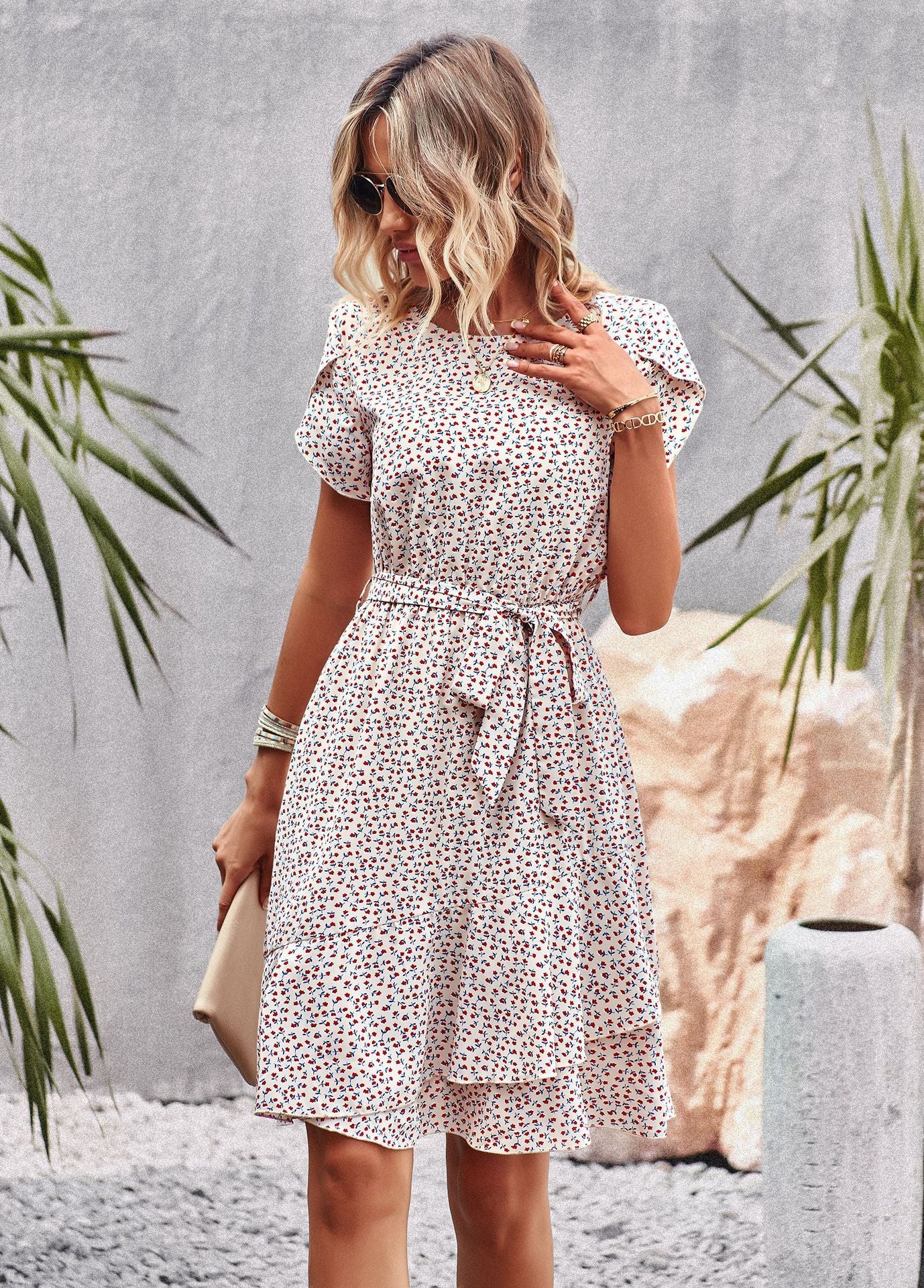 KATRIEN | Zomerjurk met Bloemenprint – Luchtige Eye-Catcher met Taillelint