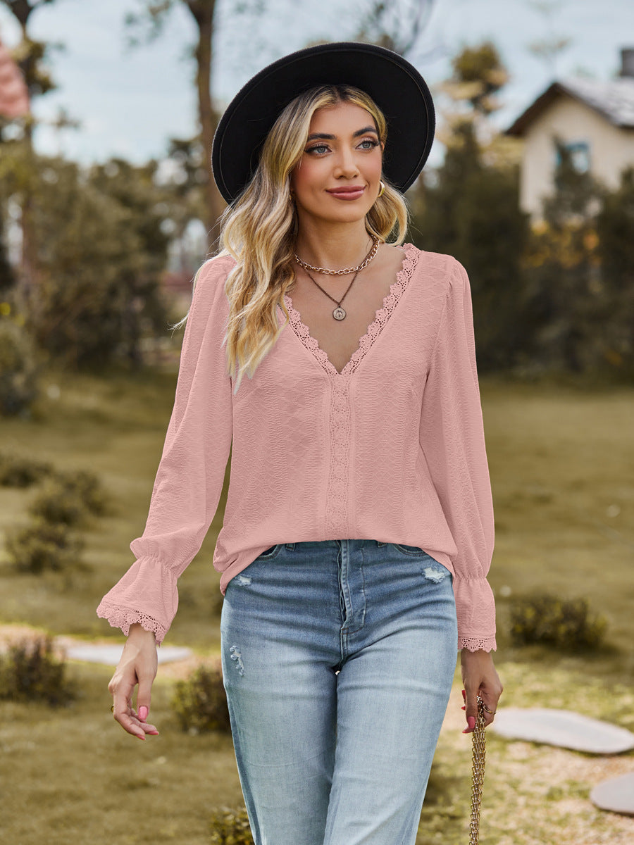 FREYA | V-hals Damesblouse met Kantdetails – Elegante Lange Mouwen