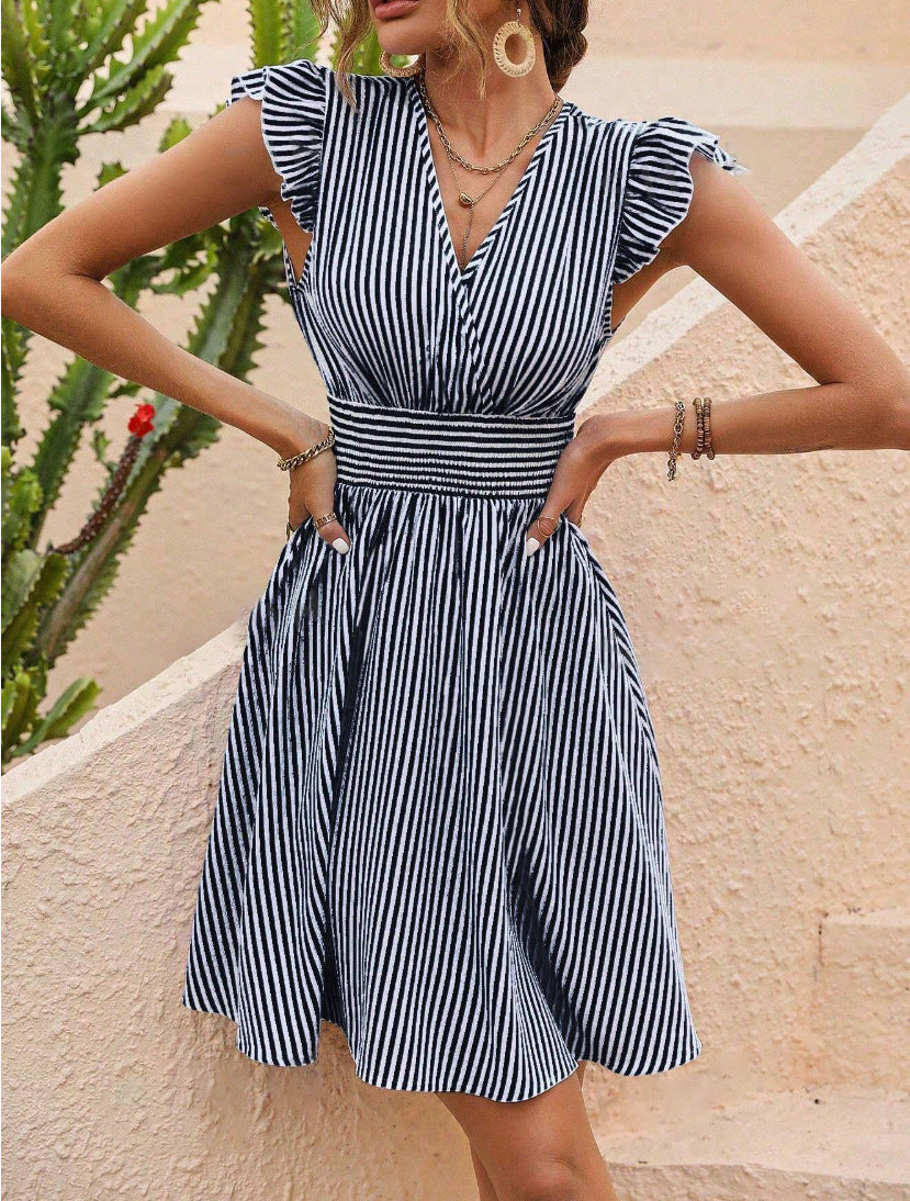 LYLOU | Gestreepte Zomerjurk met V-Hals en Ruffle Mouwen