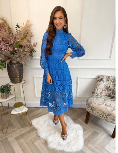 JUSTINE | Midi Jurk van Kant met Lange Mouwen – Elegante Jurk met Hoog Gesloten Hals