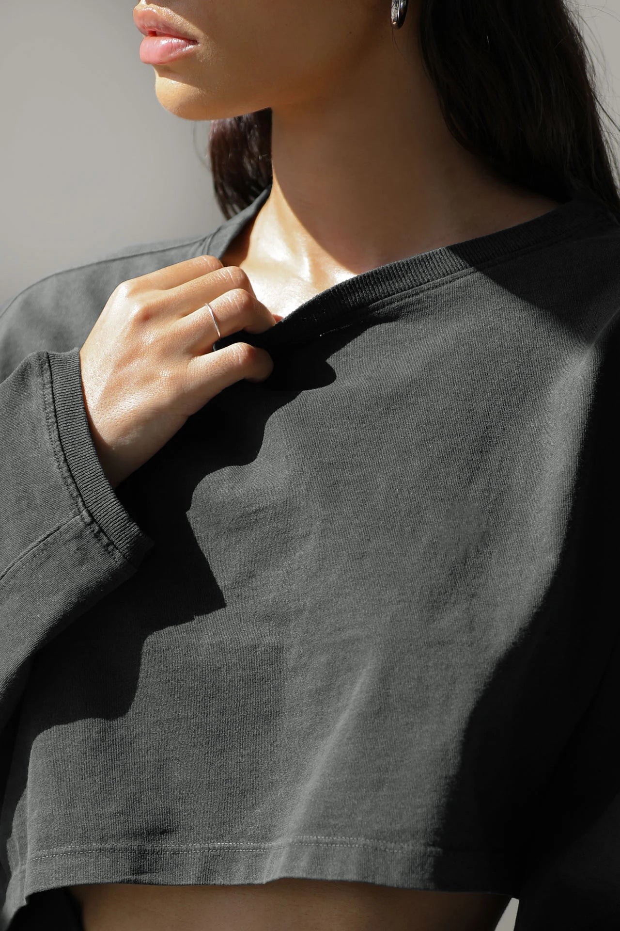 DYANA | Cropped Lounge Sweater – Oversized Trui met Raw Edge