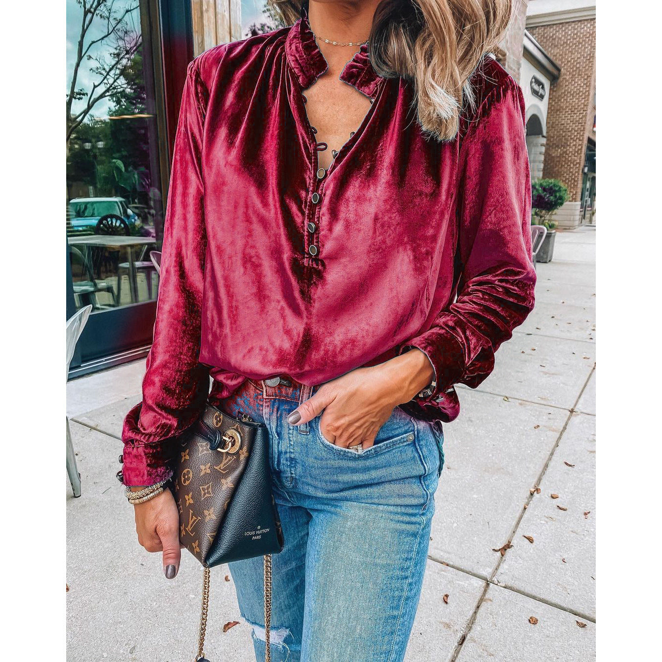 FAYE | Velvet Ruffle Blouse – Luxe Glans & Elegante Details