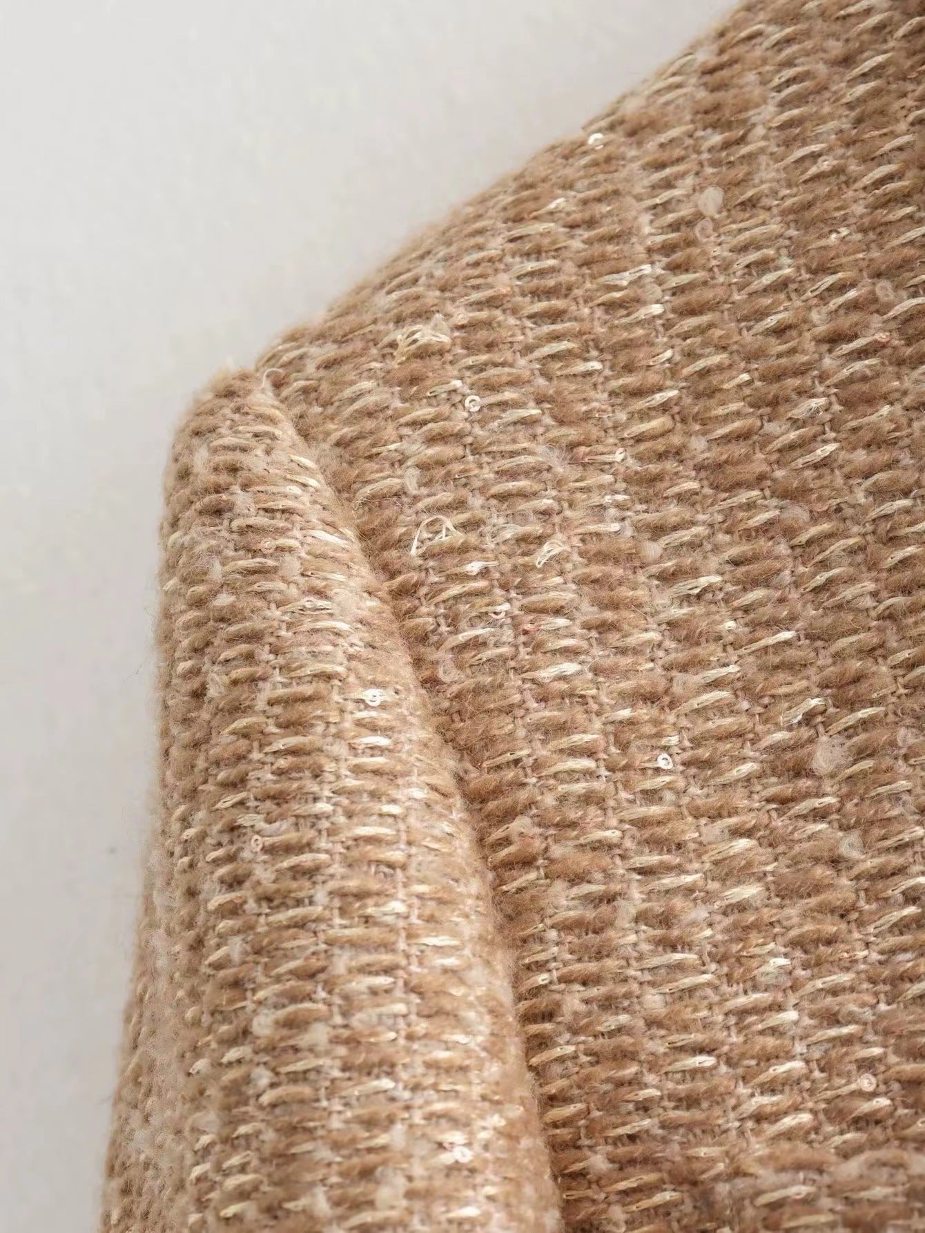 BIEN | Tweed Jasje met Goudkleurige Knopen – Elegant en Tijdloos | Dames Blazer