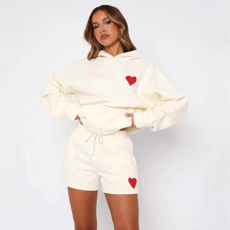 LISETTE | Heart Hoodie Short Set – Comfort met een Liefdevolle Touch
