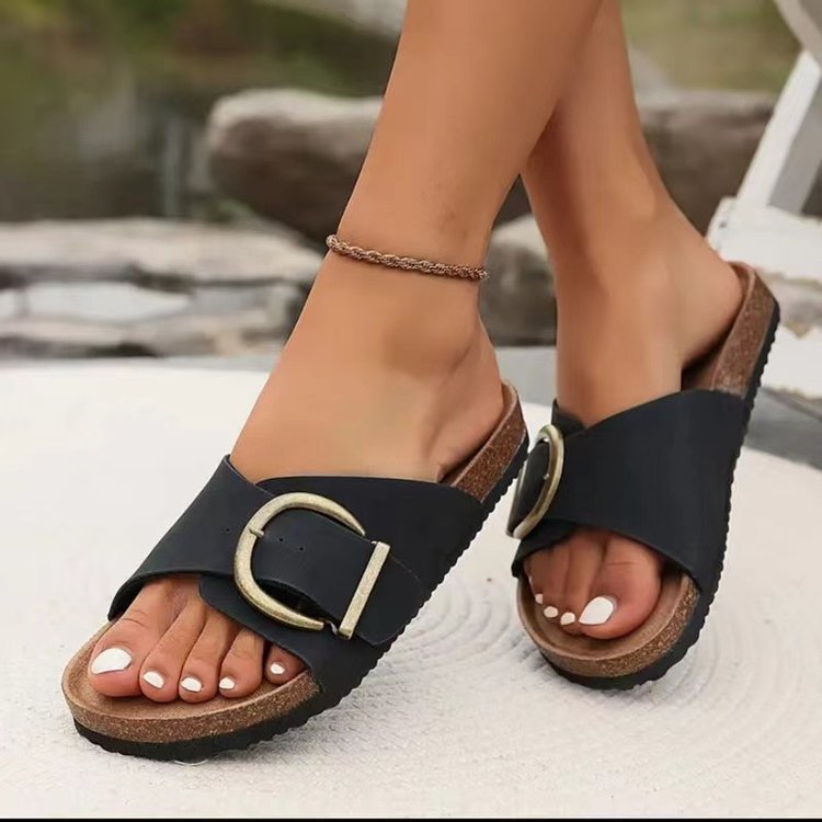 ALEXI | Comfort Buckle Slides – Trendy Slippers met Statement Gesp