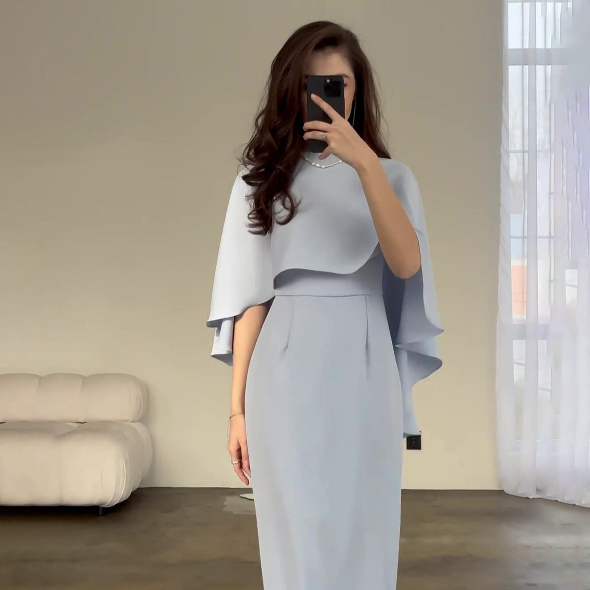 JUNE | Lichtblauwe Maxi Jurk met Cape Mouwen – Elegante Galajurk voor Bruiloften en Events