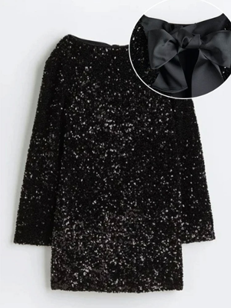 MIRTHE | Paillettenjurk met Open Rug en Strik – Glam Party Look