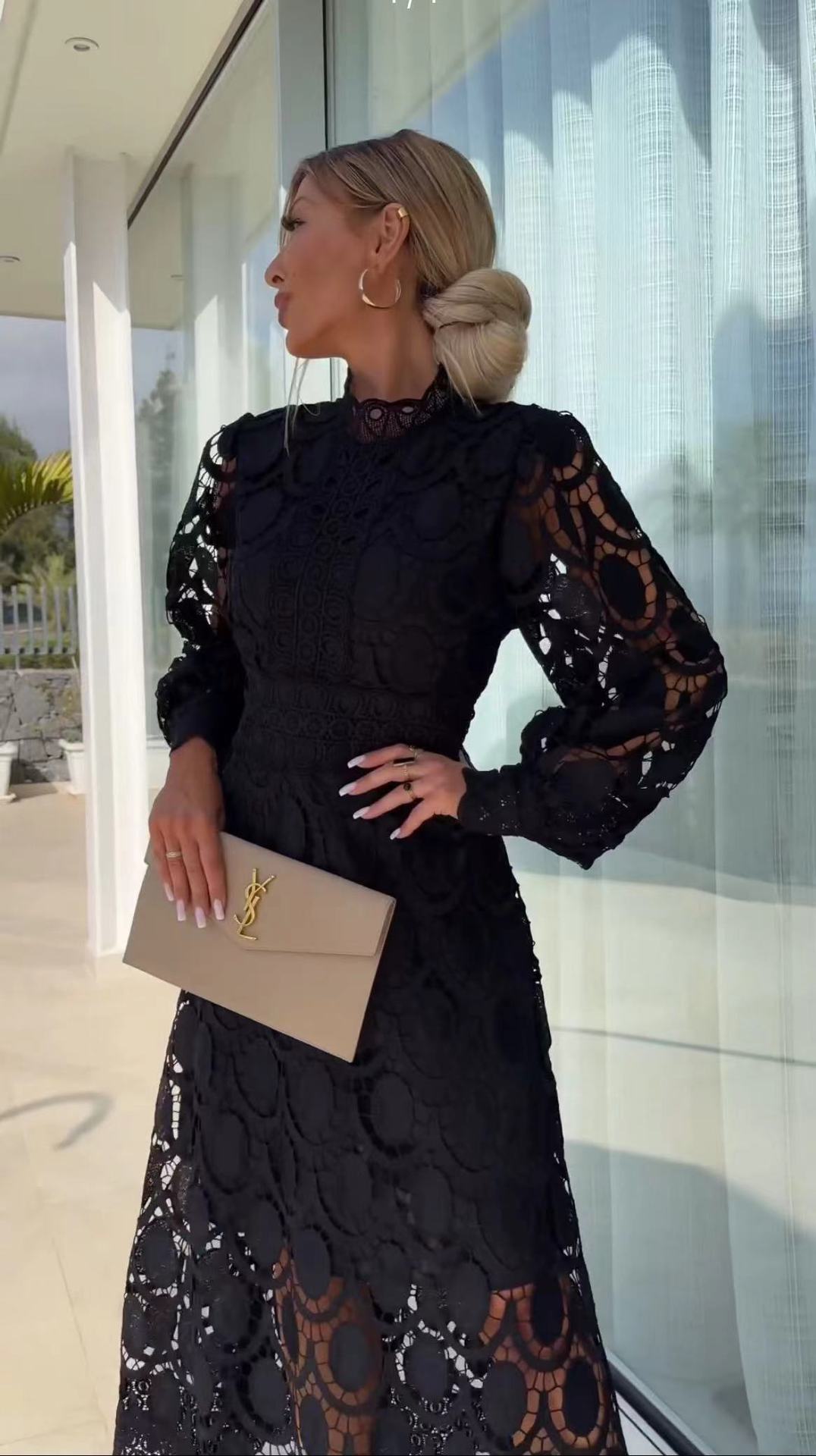 JUSTINE | Midi Jurk van Kant met Lange Mouwen – Elegante Jurk met Hoog Gesloten Hals