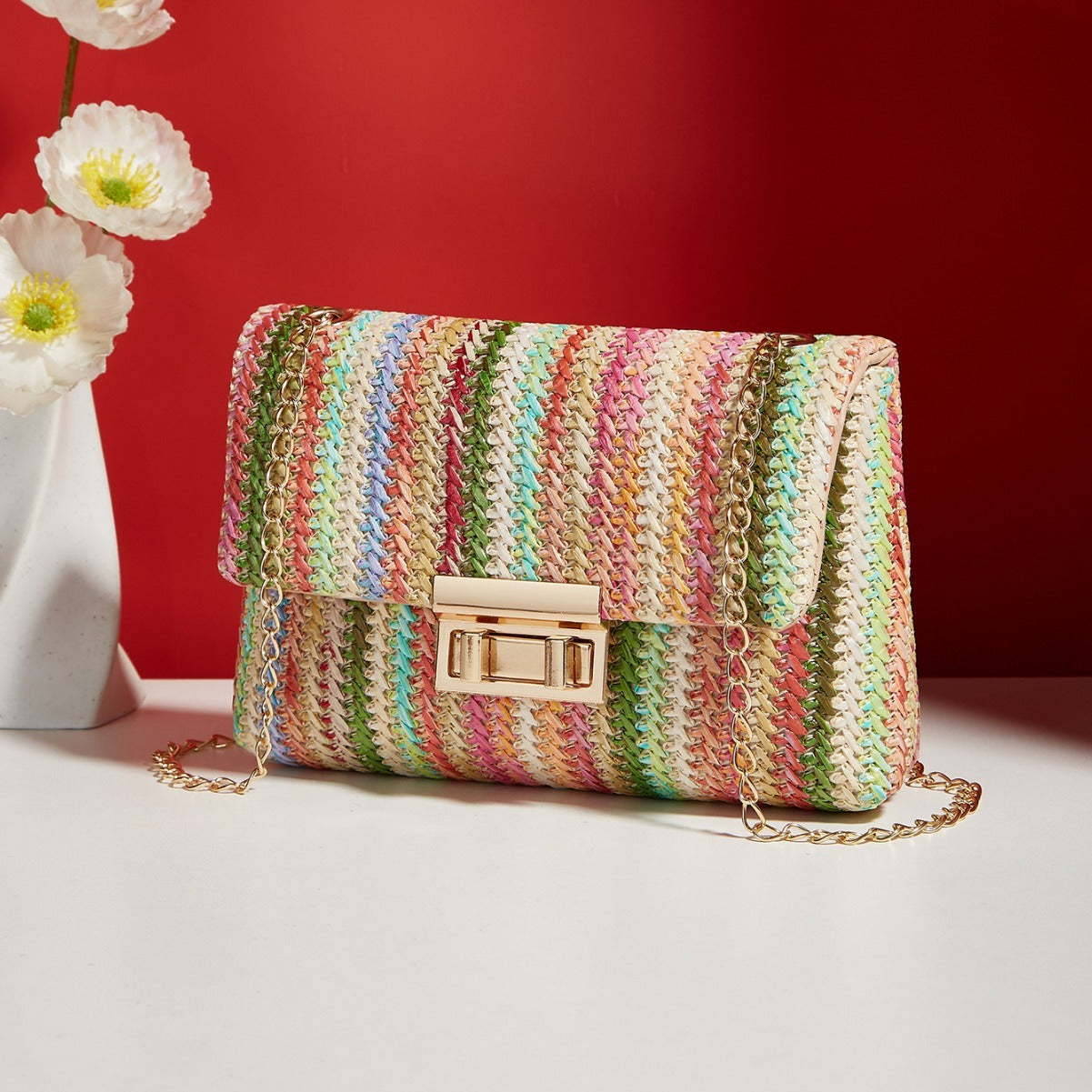 VIVIAN | Rainbow Chic Clutch – Vrolijke Elegantie met Gouden Details