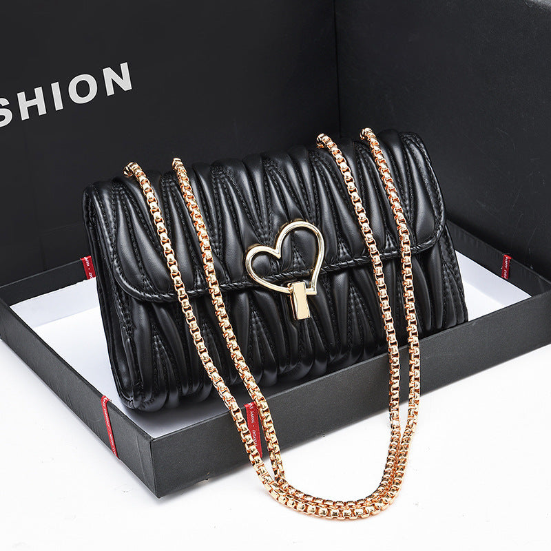 APRIL | Luxe Handtas met Gouden Hart Sluiting en Kettingriem