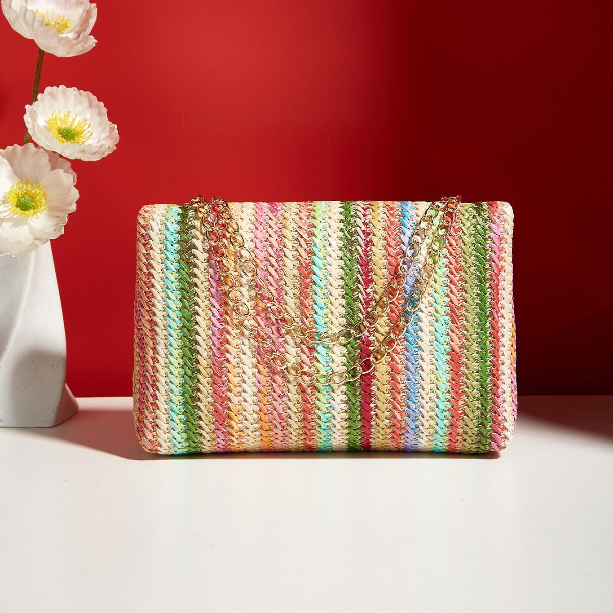 VIVIAN | Rainbow Chic Clutch – Vrolijke Elegantie met Gouden Details