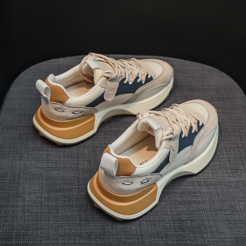 KASSY | Beige Dames Sneaker met Blauw Detail – Sportieve Retro Look