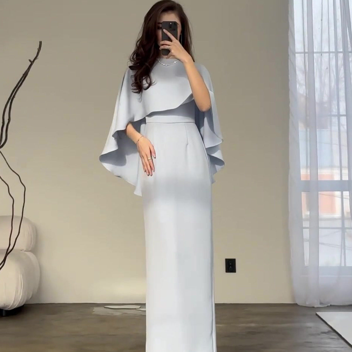 JUNE | Lichtblauwe Maxi Jurk met Cape Mouwen – Elegante Galajurk voor Bruiloften en Events