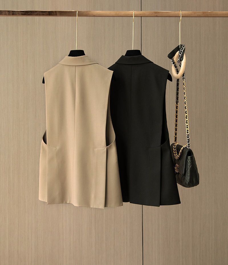 WINNE | Tailored Mouwloze Blazer – Minimal Chic in Zwart & Khaki