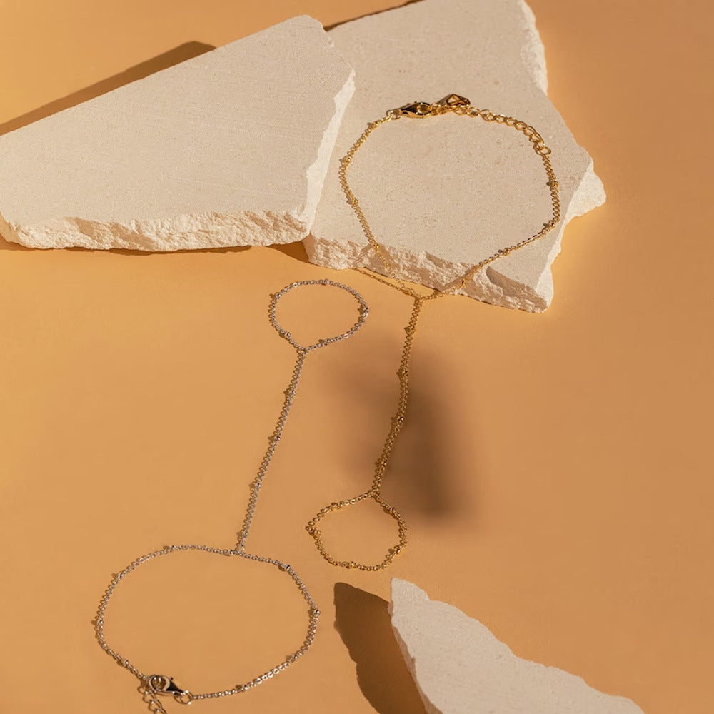 VEENA | Minimalistische Goudkleurige Handketting – Delicate Chain Armband met Ring