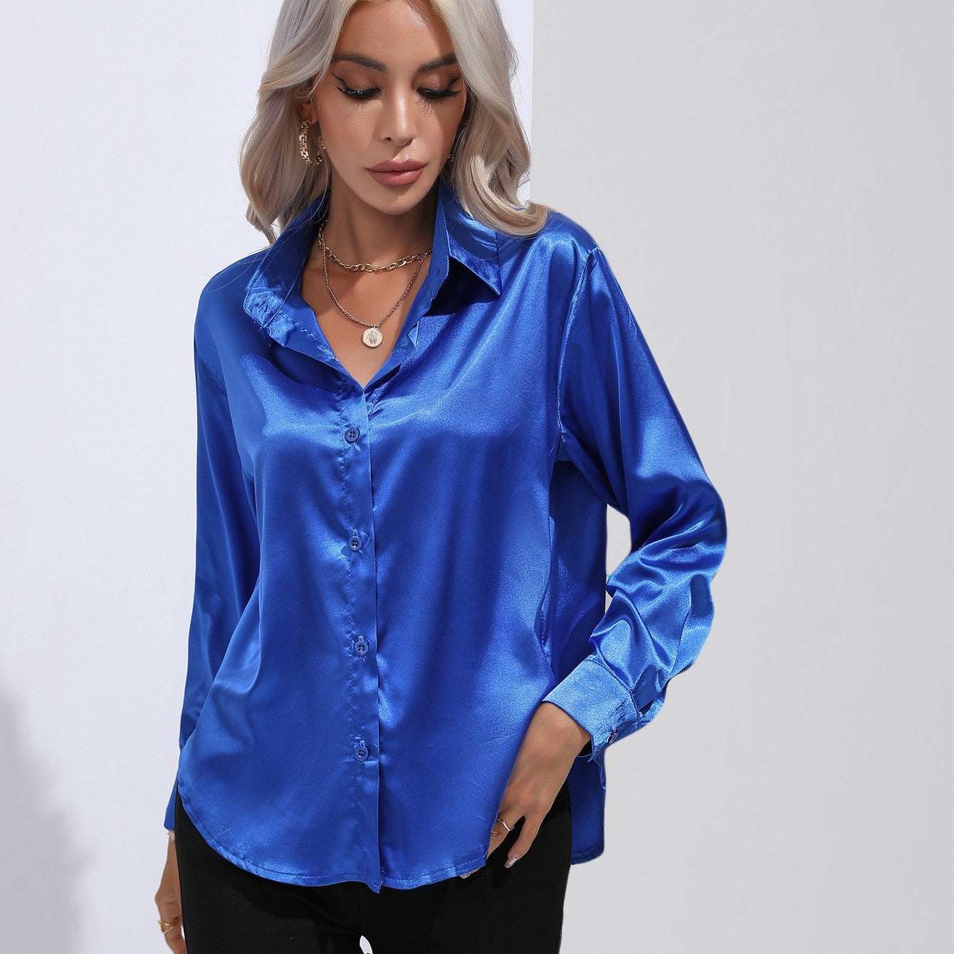 SYLVIA | Zijdezachte Satijnen Blouse – Tijdloos Chic met een Luxe Glans