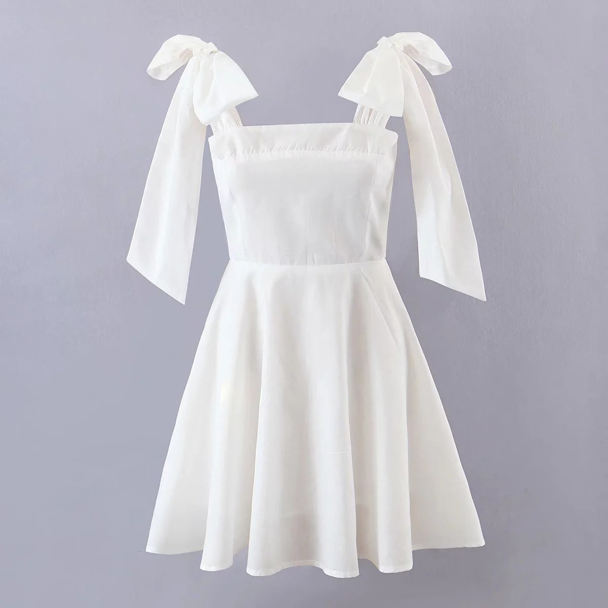 ILSE | Witte Strikband Jurk – Speels & Romantisch