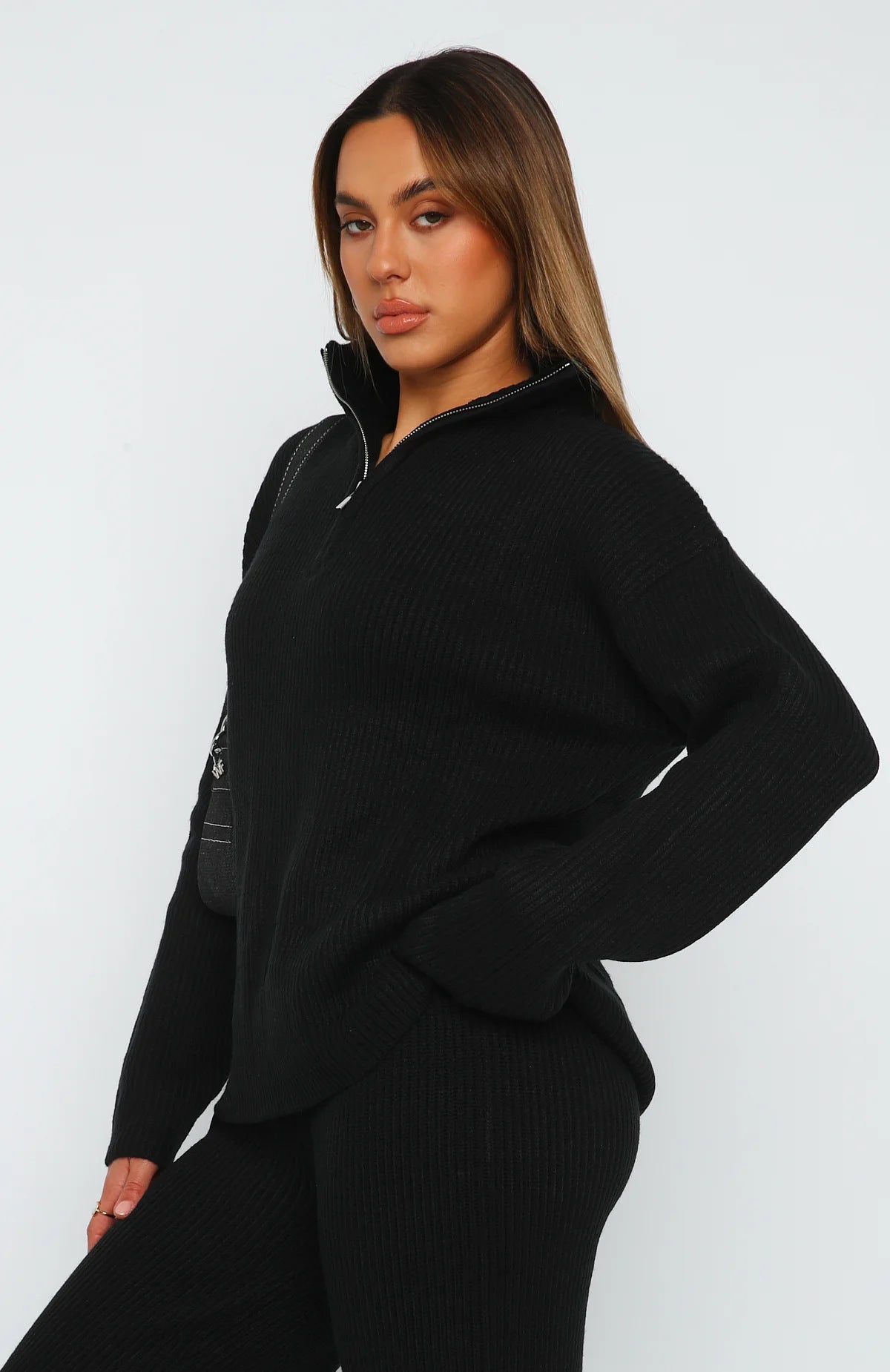 VICTORIC | Gebreide Lounge Set met Ritskraag – Stijlvol & Comfortabel