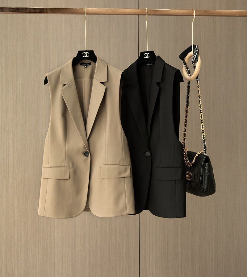 WINNE | Tailored Mouwloze Blazer – Minimal Chic in Zwart & Khaki