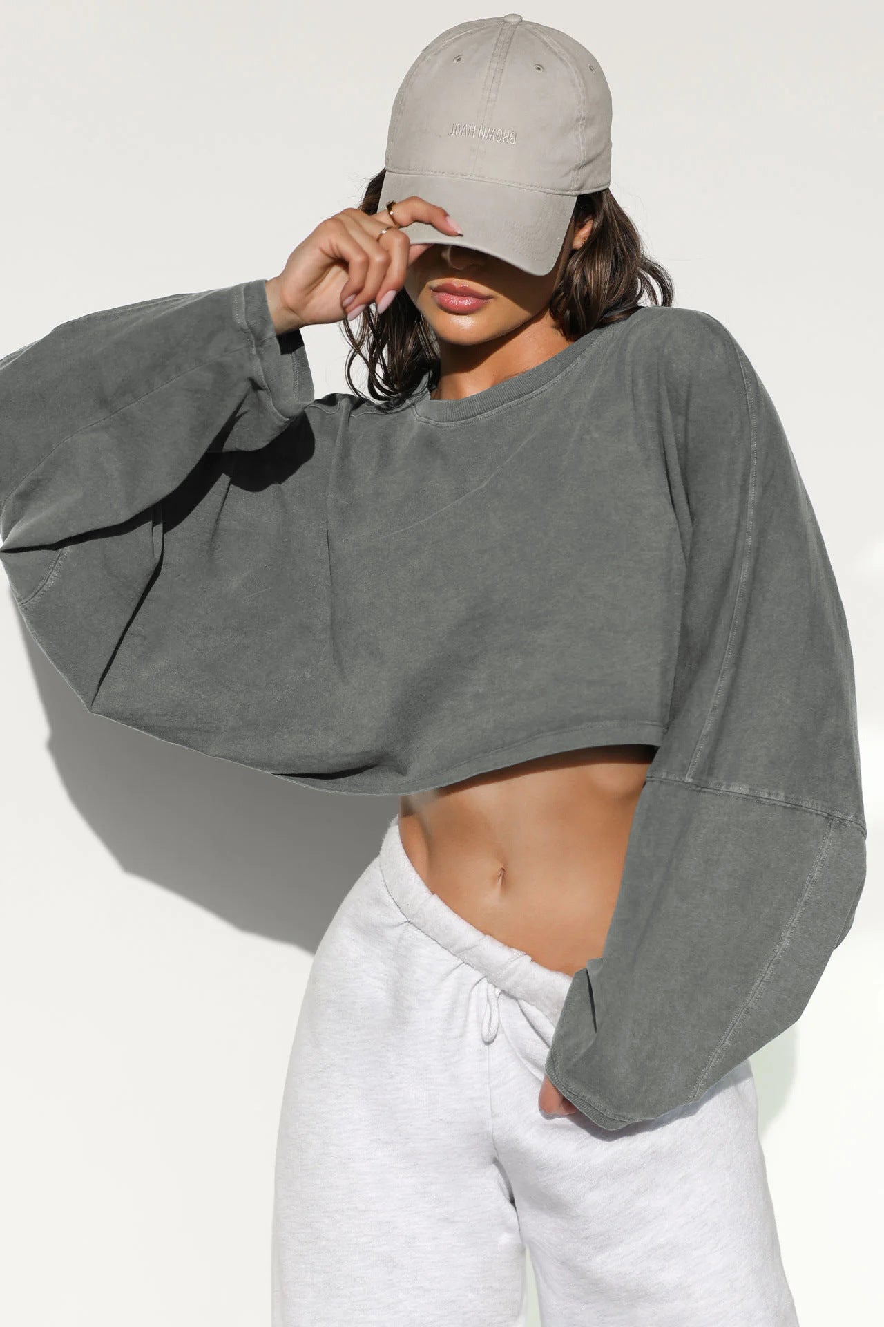 DYANA | Cropped Lounge Sweater – Oversized Trui met Raw Edge