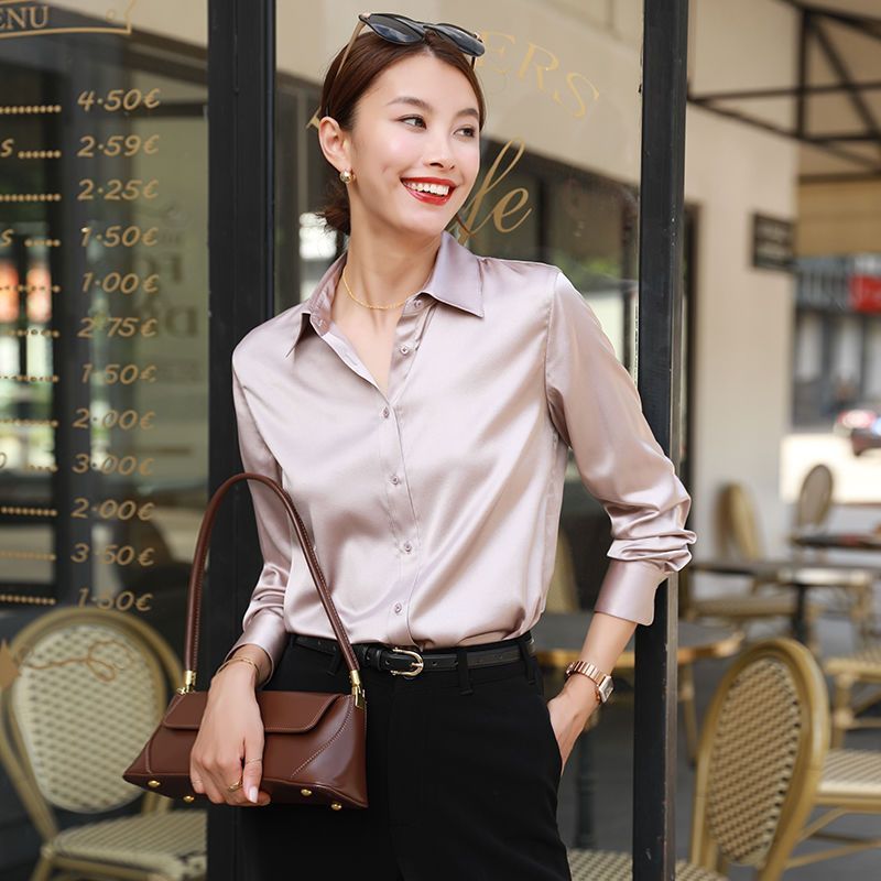 AMAYA | Satijnen Blouse met Glansfinish – Elegant & Tijdloos