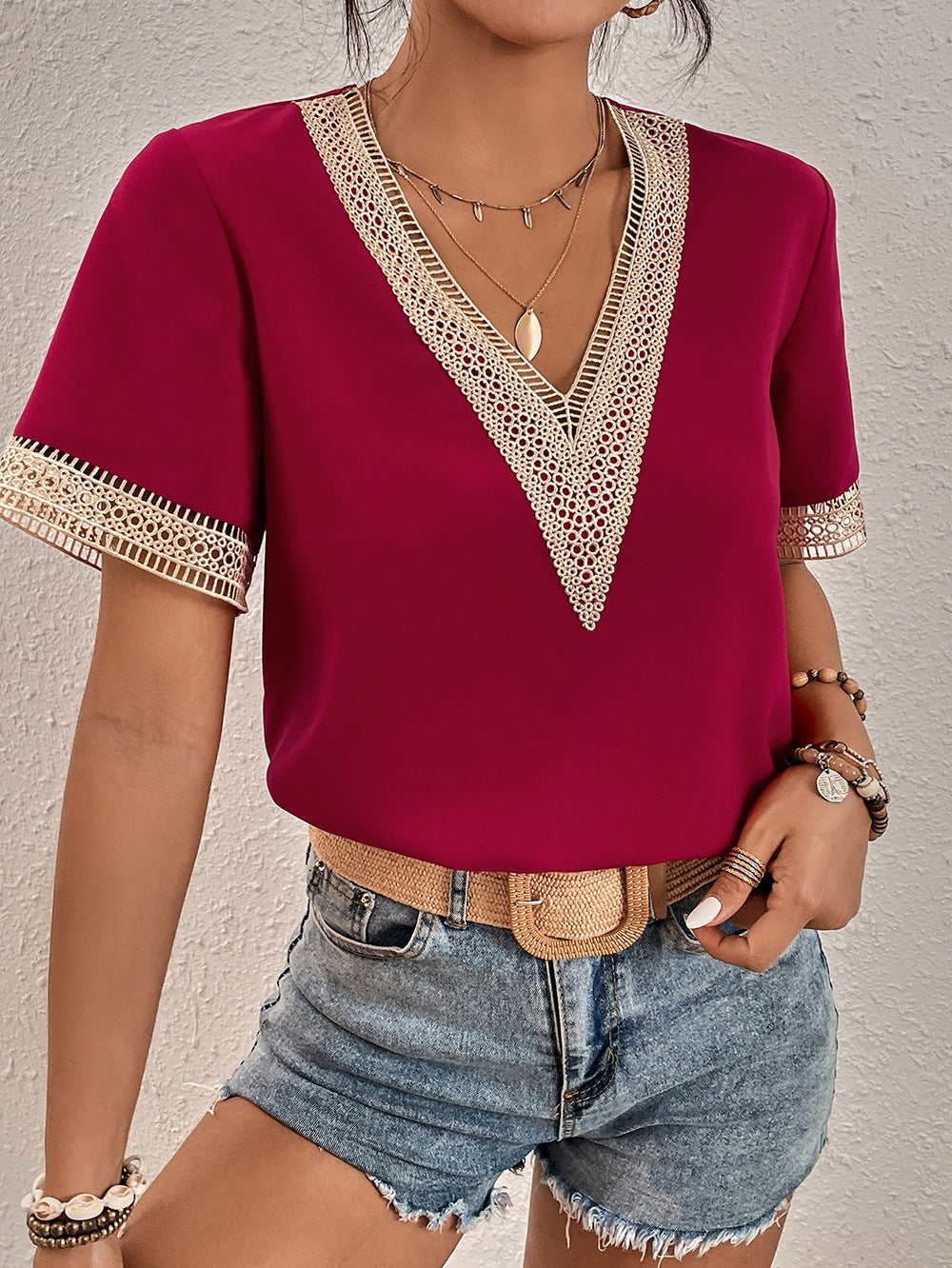 VIVA | Blouse met V-Hals en Kantdetails – Elegante Zomertop Dames