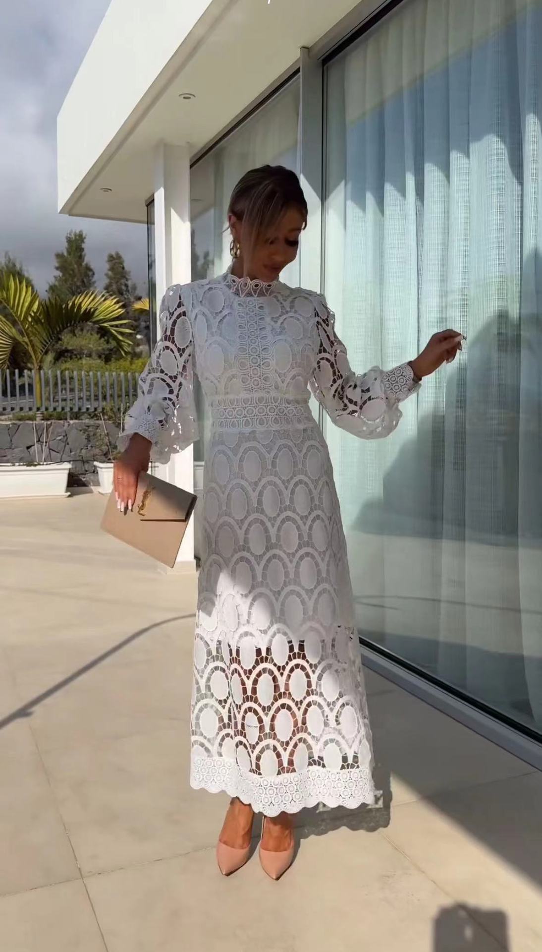 JUSTINE | Midi Jurk van Kant met Lange Mouwen – Elegante Jurk met Hoog Gesloten Hals