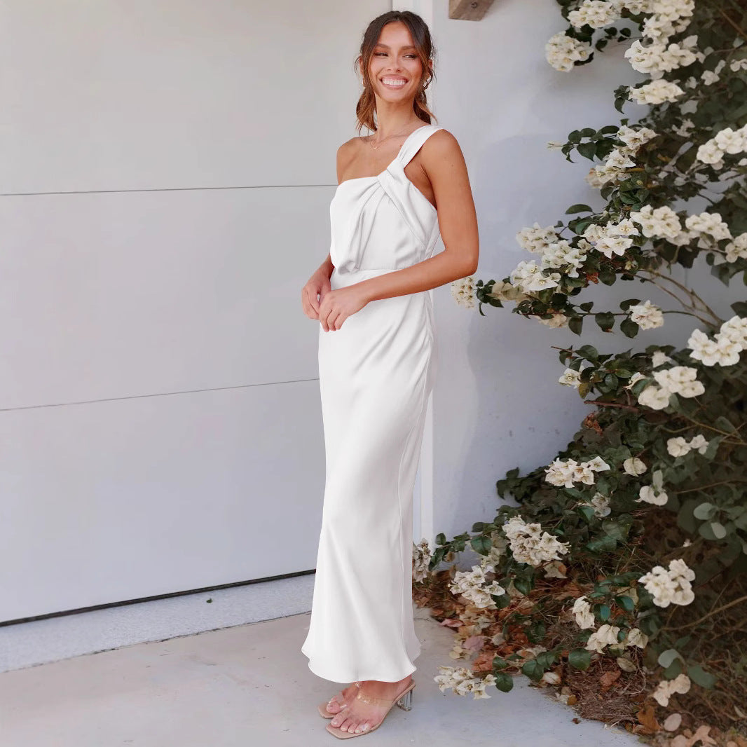 BIRGITTE | Satijnen One-Shoulder Jurk – Elegante Partylook