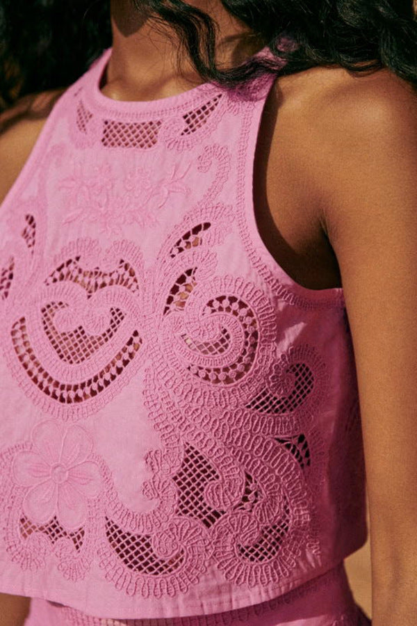 FEMM | Roze Gehaakte Tweedelige Zomerset met Split Rok – Boho Chic Look