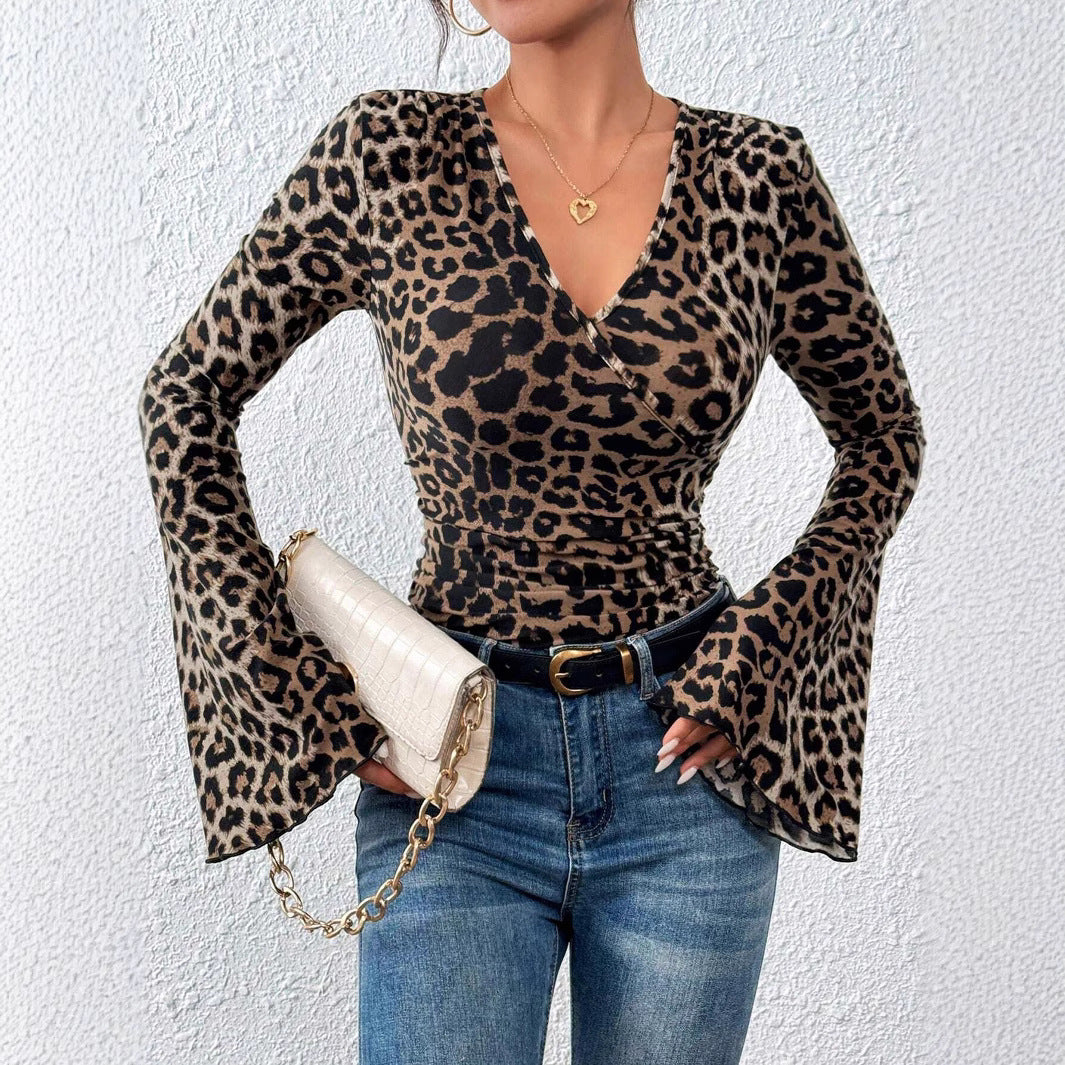 WINE | Panterprint Wrap Top met Uitlopende Mouwen – Sexy & Stijlvol Statement Item