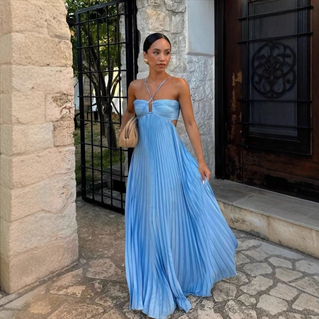 ALMIRA | Plissé Maxi Jurk met Open Rug – Zomerse Elegantie