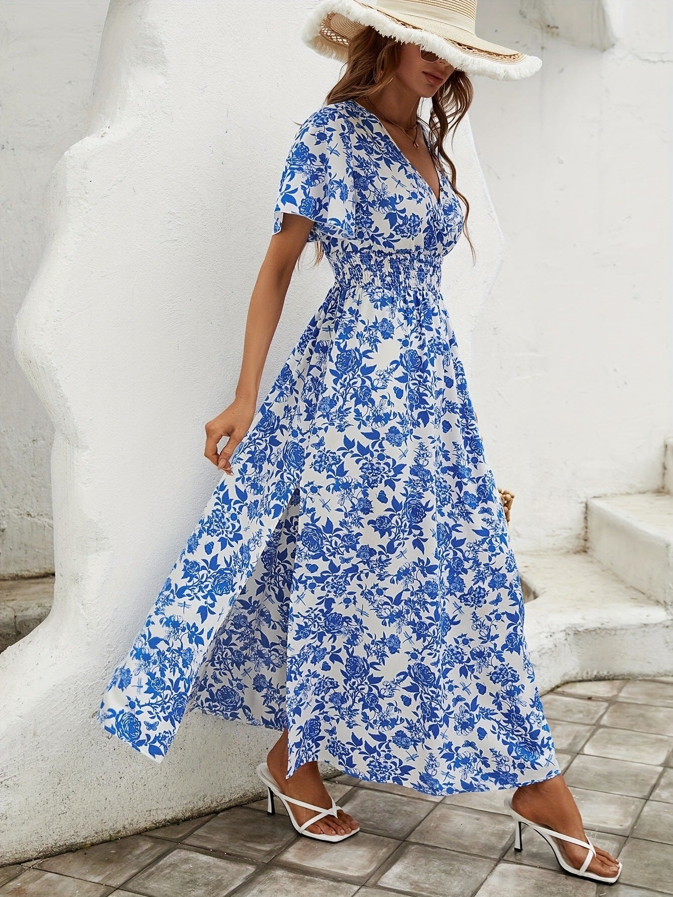 DONNA | Zomerse Maxi Jurk met Blauw-Witte Bloemenprint – Boho Chic V-hals Jurk