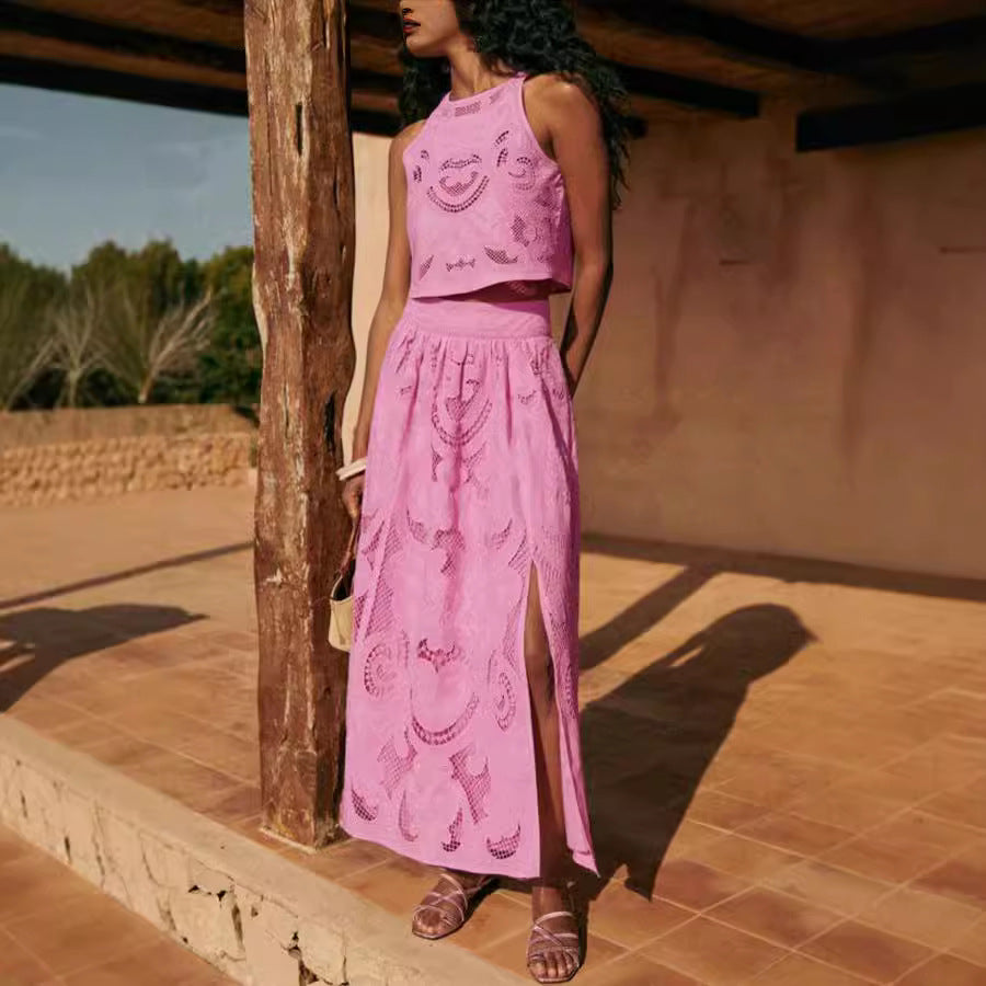 FEMM | Roze Gehaakte Tweedelige Zomerset met Split Rok – Boho Chic Look