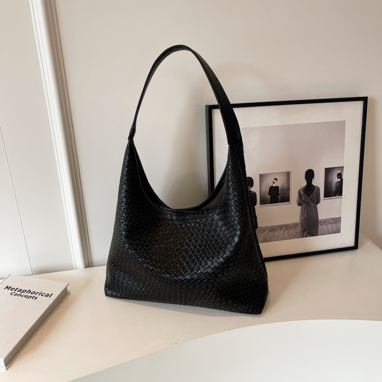 ARYA | Gevlochten Schoudertas – Minimalistische Handtas met Luxe Look