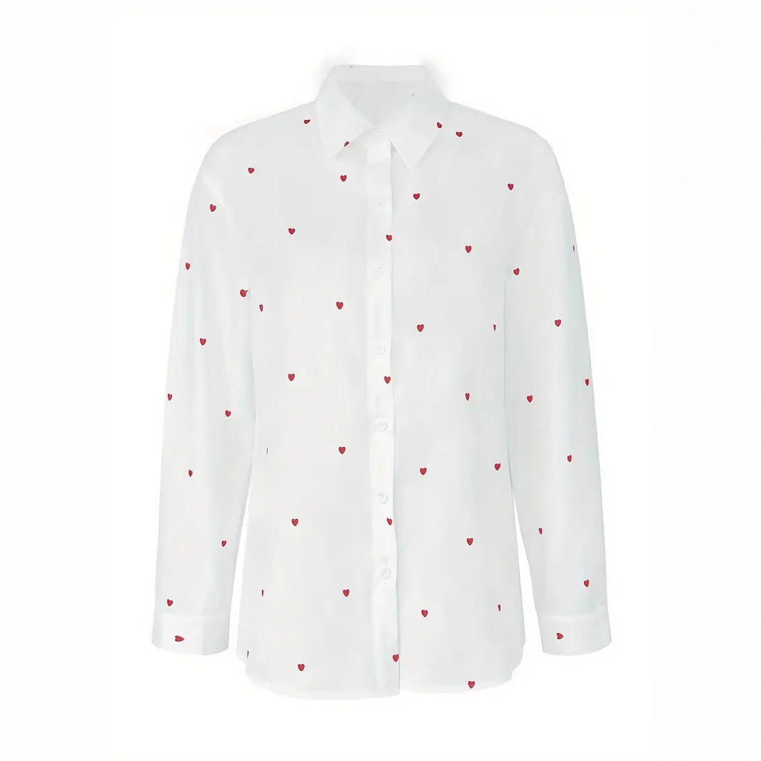 VALENTINA | Witte Blouse met Rode Hartjesprint – Romantische Look voor Elke Dag