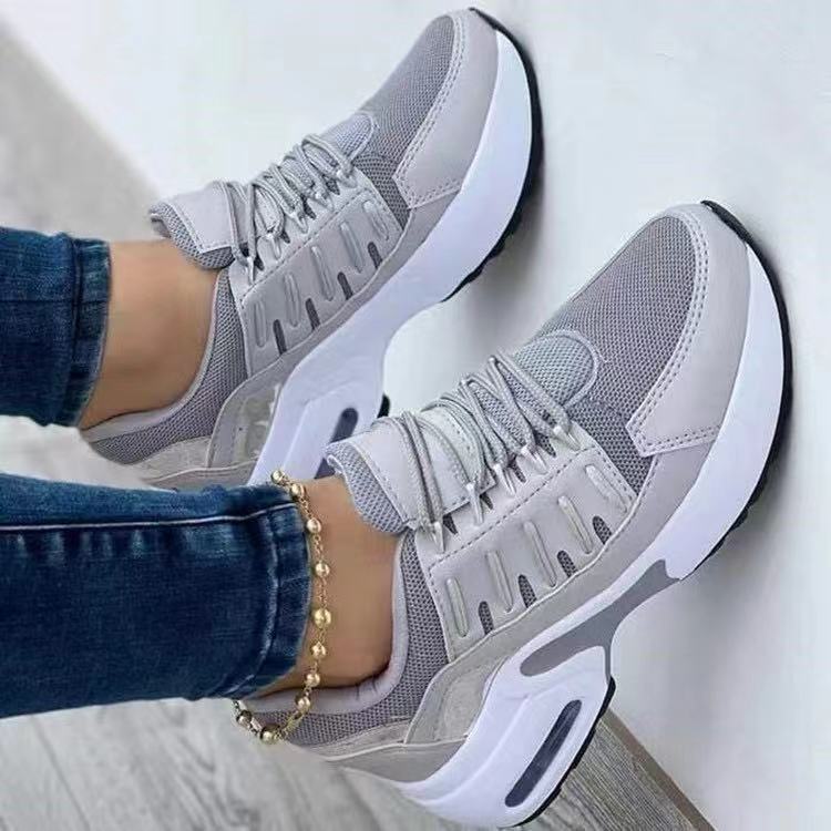 VALERIANE | Sneakers met Gouden Details – Comfort Meets Elegance
