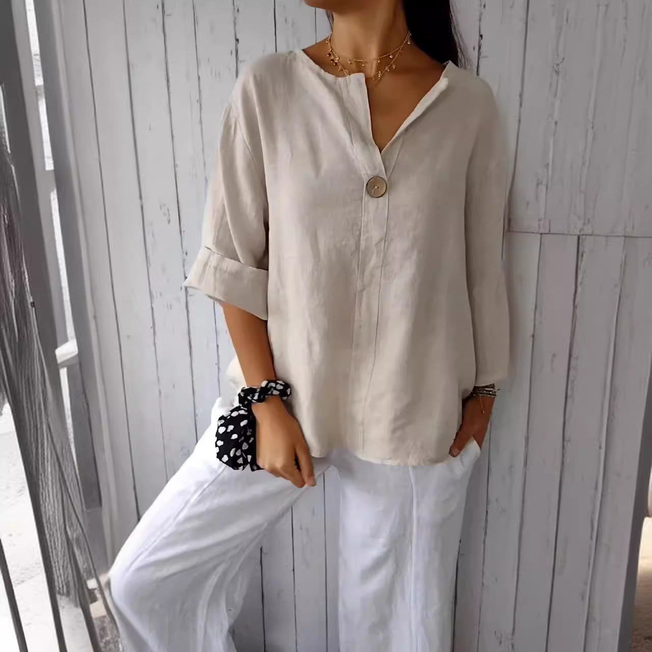 SILVIA | Linnen Blouse Dames met V-hals en Houten Knoop – Luchtige Zomer Top