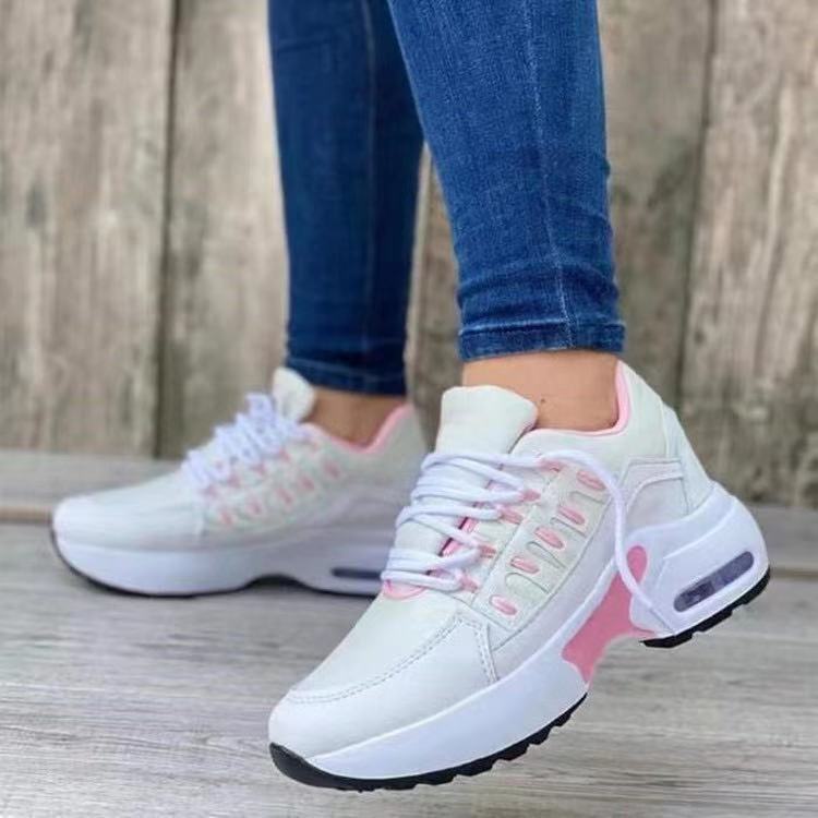 VALERIANE | Sneakers met Gouden Details – Comfort Meets Elegance