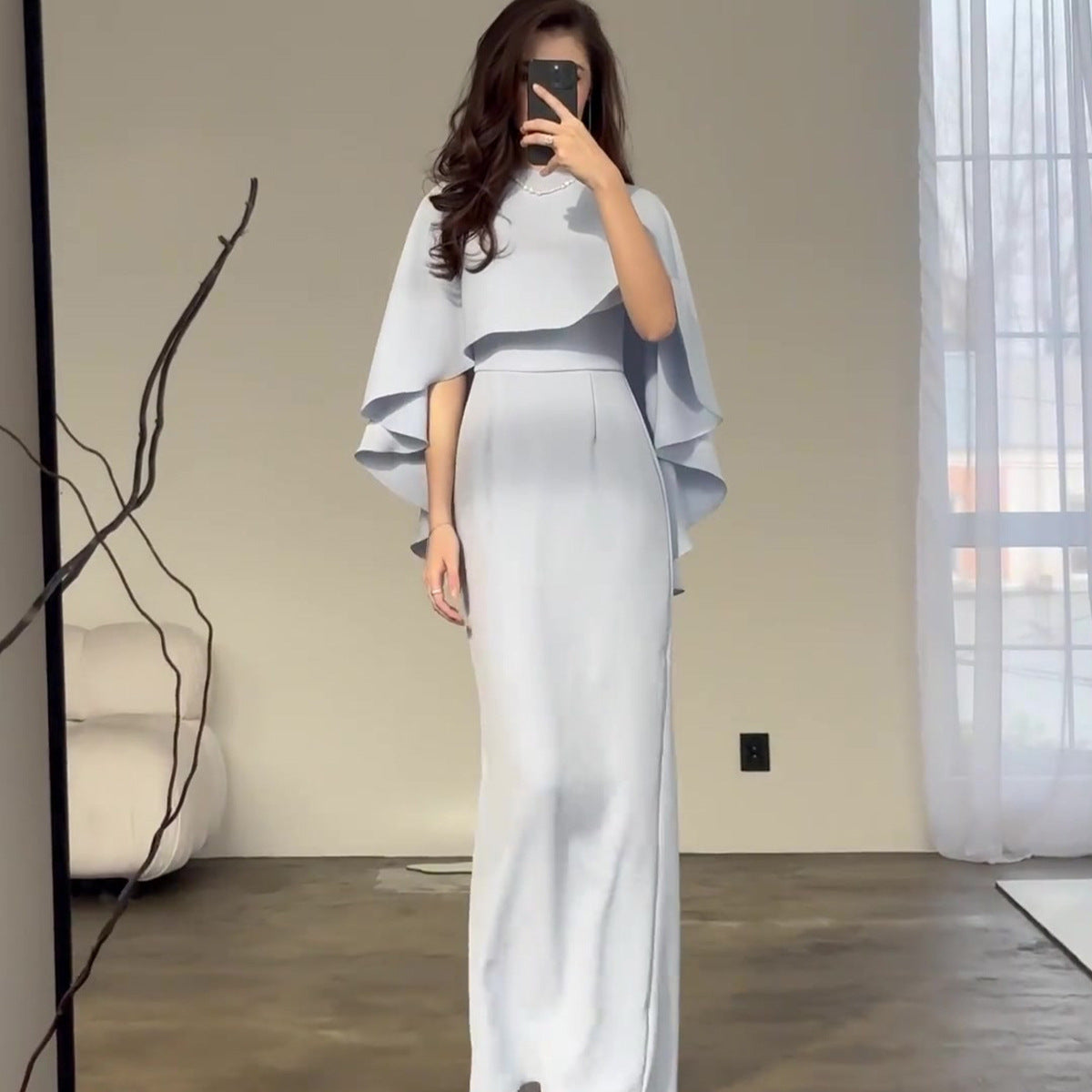 JUNE | Lichtblauwe Maxi Jurk met Cape Mouwen – Elegante Galajurk voor Bruiloften en Events
