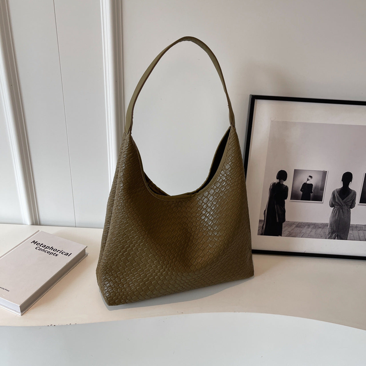 ARYA | Gevlochten Schoudertas – Minimalistische Handtas met Luxe Look