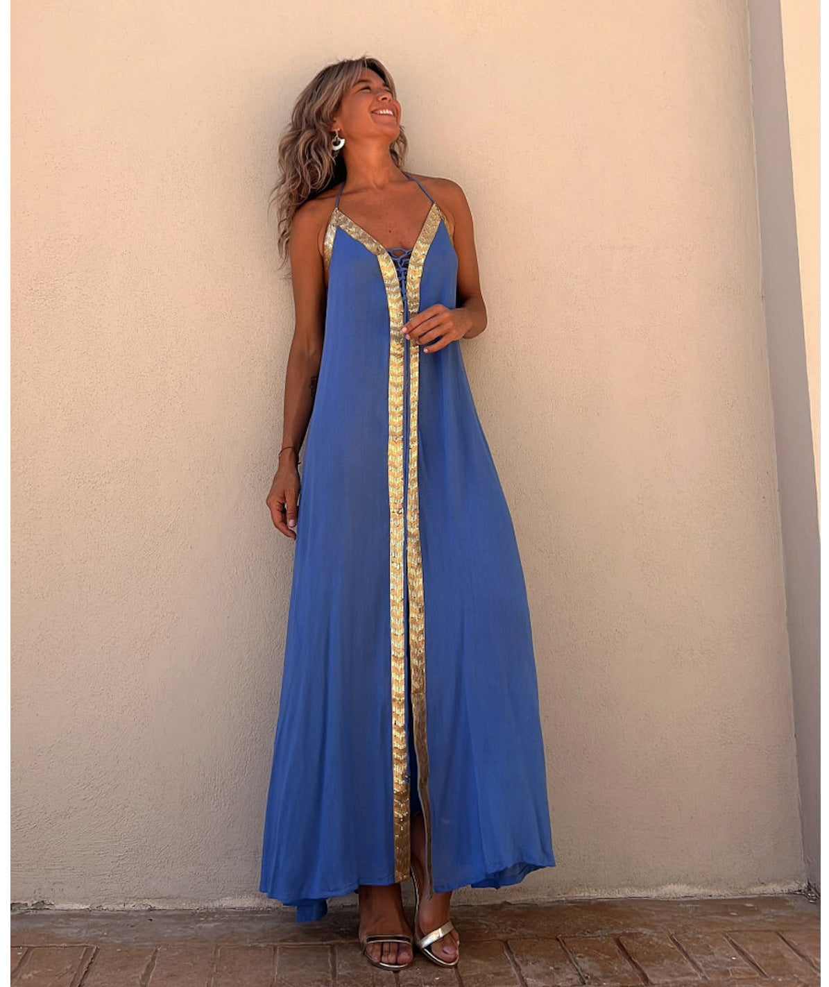LIV | Maxi Jurk met Gouden Details – Zomerse Elegantielook