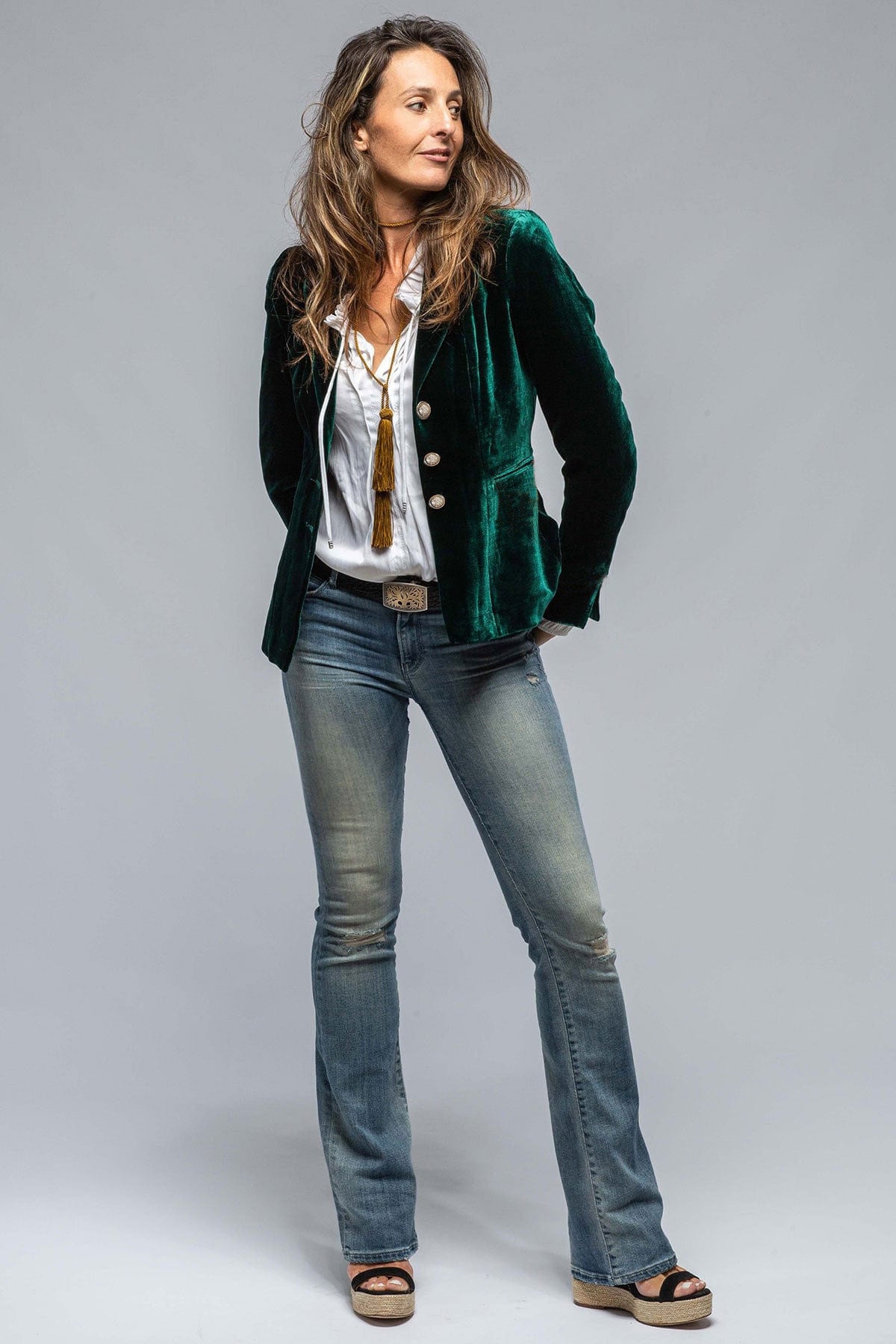 JEANNE | Velvet Blazer Dames – Getailleerde Fluwelen Blazer met Knopen