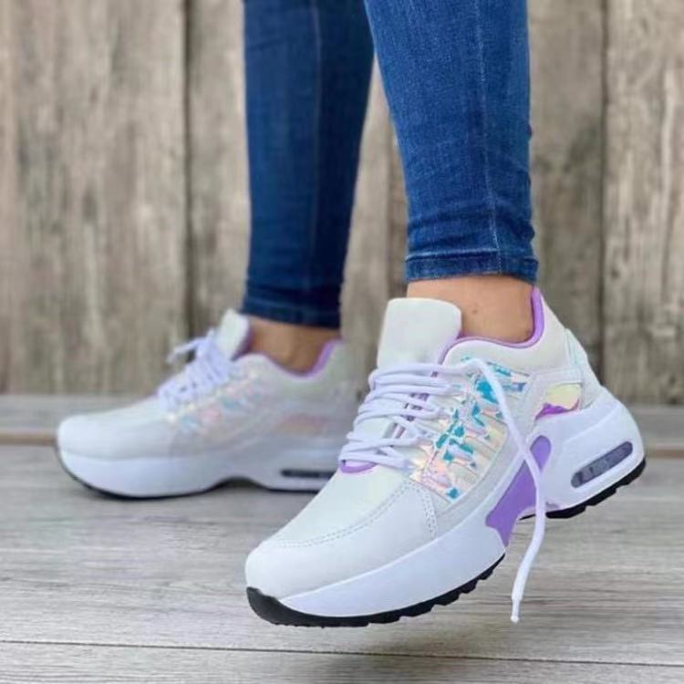 VALERIANE | Sneakers met Gouden Details – Comfort Meets Elegance