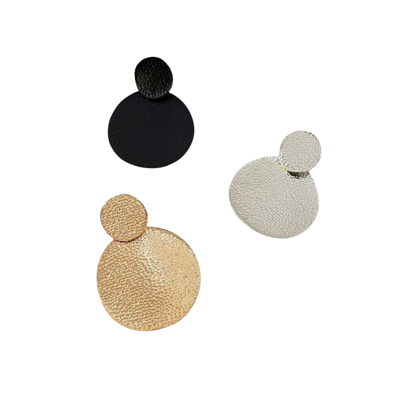 HANNAH Minimalistische Ronde Oorbellen met Textuur – Goud, Zilver & Zwart