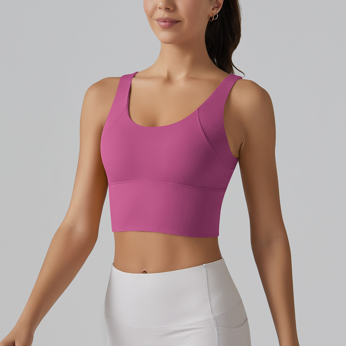 KAREN | Sport Crop Top met Diepe V-Rug – Elegant, Stevig & Comfortabel