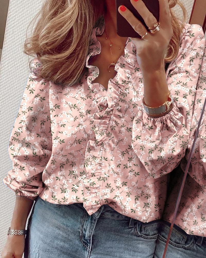 SILVIE | Ruffle V-Hals Top – Elegantie met een Speelse Twist