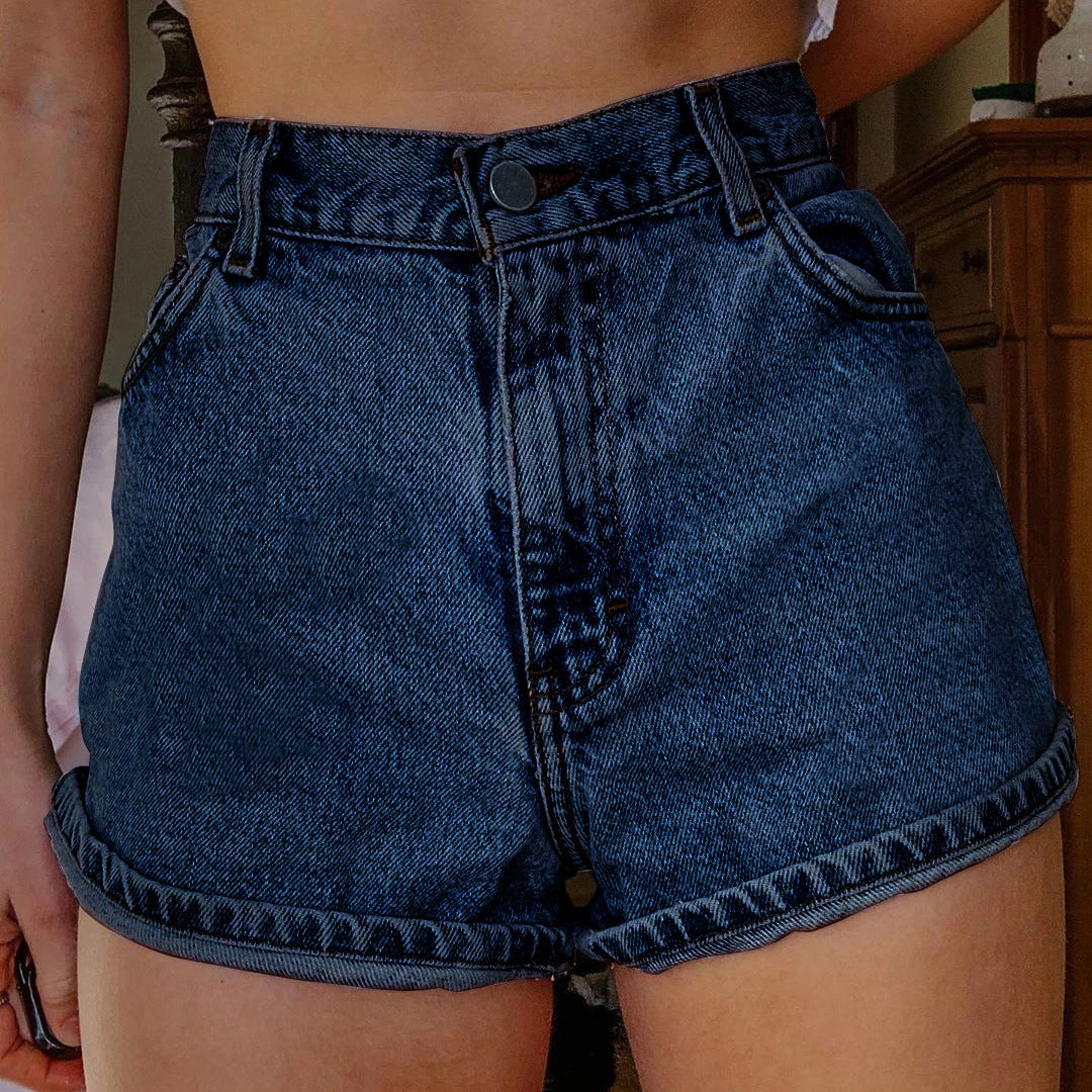 MADELIEF | Denim Short High Waist met Geborduurde Madeliefjes – Boho Zomerfavoriet