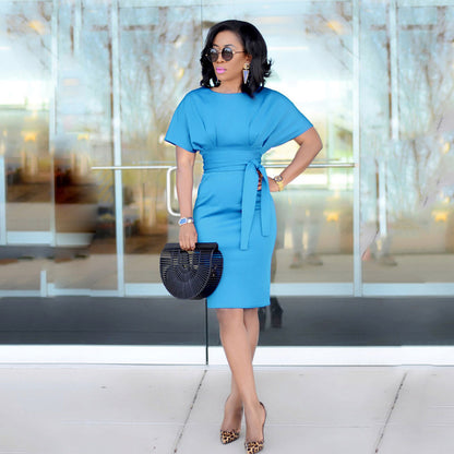 SUE | Elegante Getailleerde Midi Jurk met Ceintuur – in Meerdere Kleuren