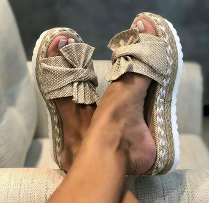 ANNIA | Platform Slippers met Strik – Zomers & Comfortabel