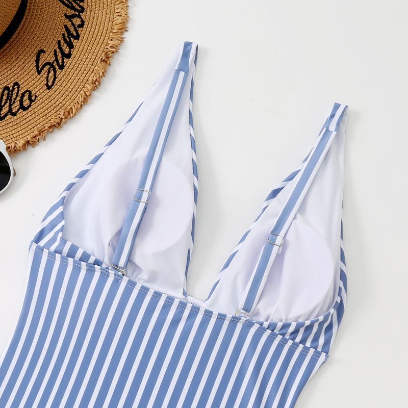 YILL | Trendy Gestreept Zwempak met V-Hals - Verfijnde Zomerlook